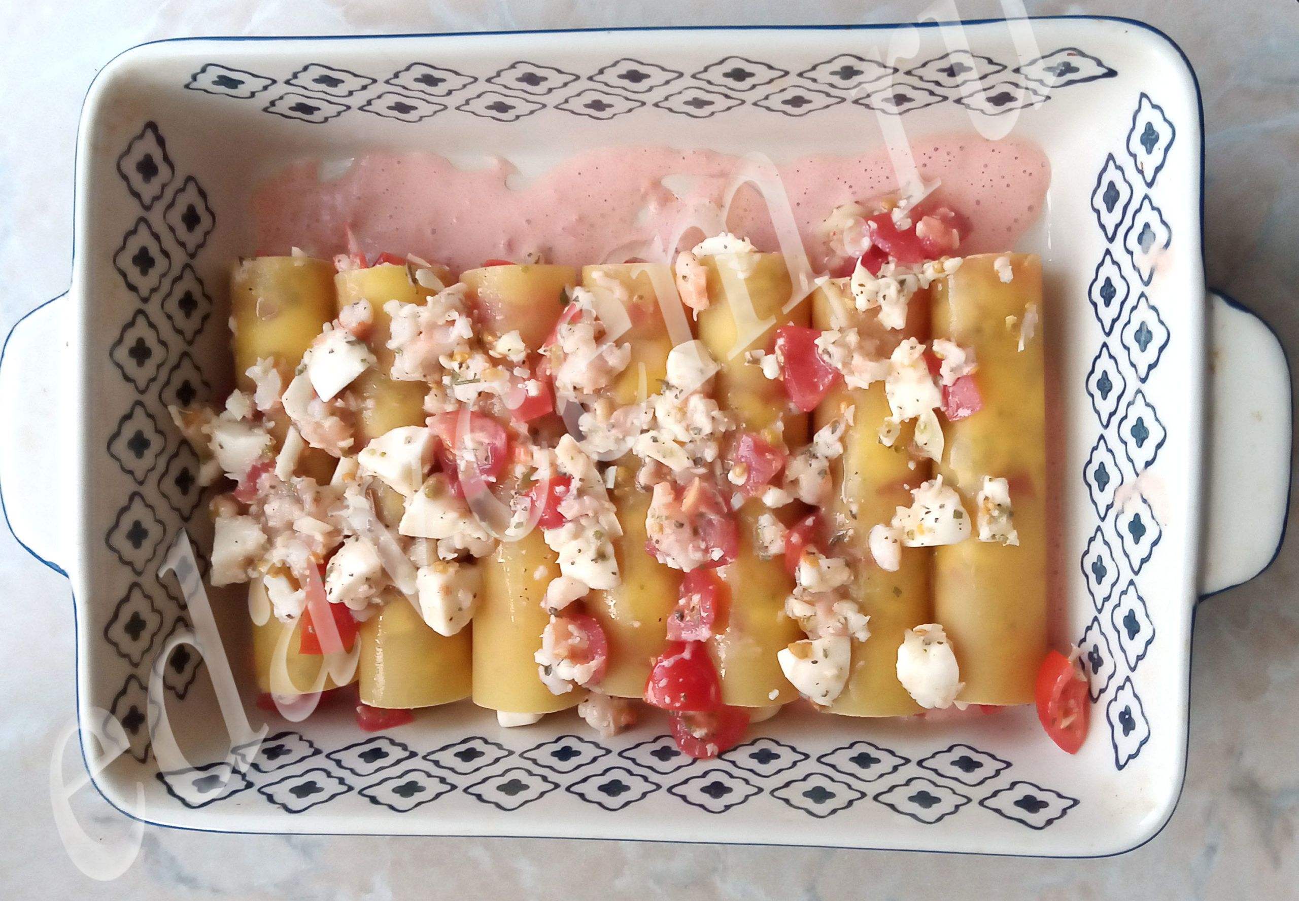 Каннеллони, черри, моцарелла